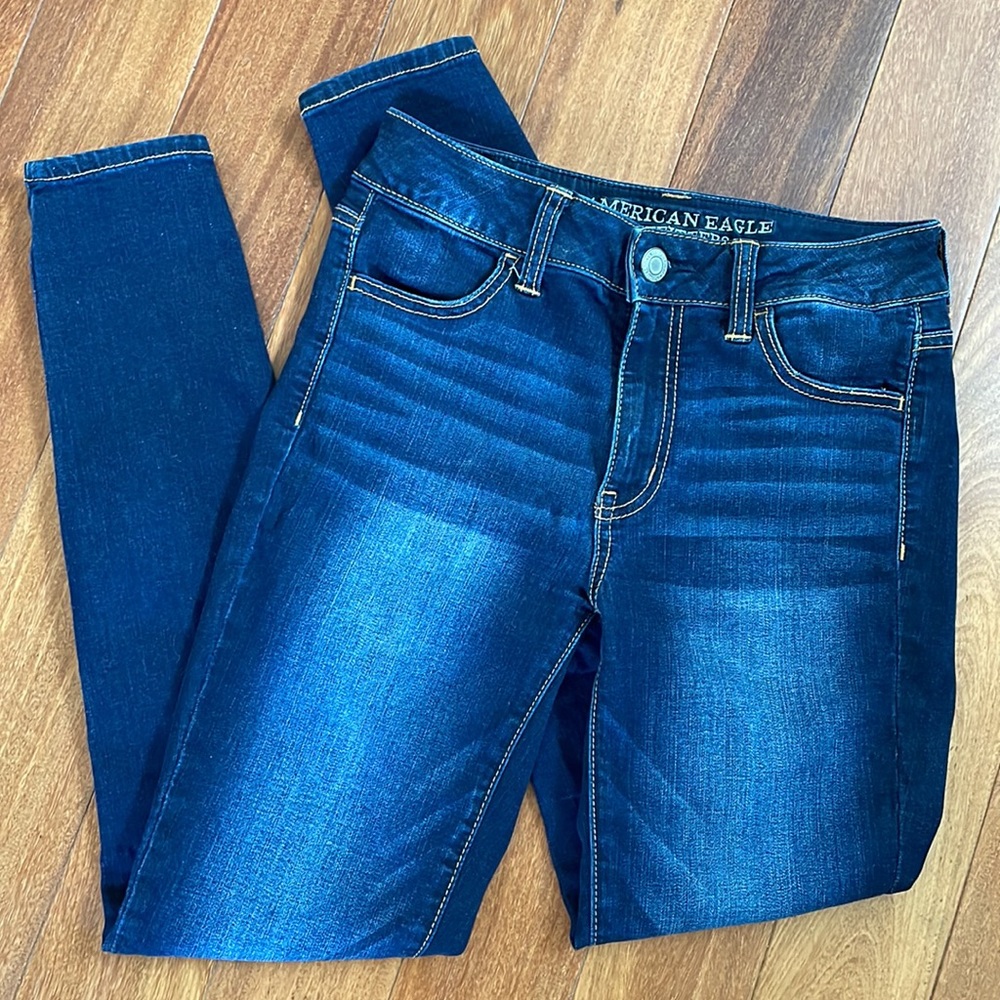 EUC American Eagle Hi Rise Jegging size 2 short